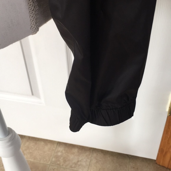 Jolt size Large black nylon jacket with hood - Picture 4 of 8